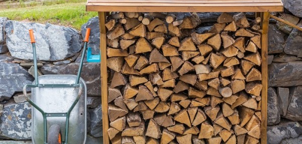 Lagerung Von Brennholz In Wohngebieten