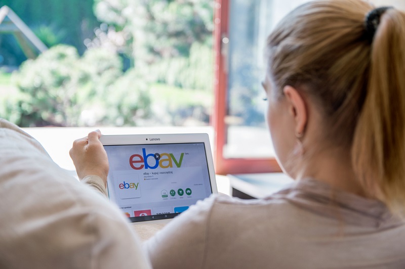Marktplätze bei Amazon oder ebay bilden ideale Plattformen, über die das Online-Standbein auch für stationäre Händler schnell und einfach ausgebaut werden kann. (#01)