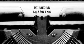 Blended Learning: Definition, Studien und 5x Best Practise, die man wirklich kennen sollte (Foto: shutterstock - Mohd KhairilX)