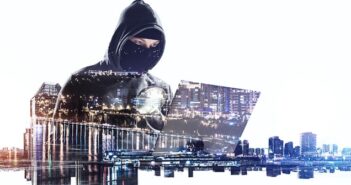 Hackerangriff + Schadensersatz: Unternehmen gehackt, was tun? ( Foto: Shutterstock- Sergey Nivens _)