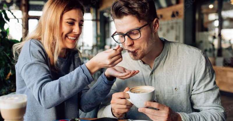 Moderne Bäckereien schaffen eine Wohlfühlatmosphäre für ihre Kunden ( Lizenzdoku: Adobe Stock- Maksym Azovtsev )