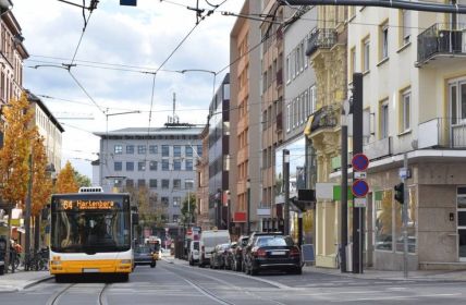 Kostenloser ÖPNV-Samstag: Besucher locken nach Mainz und (Foto: AdobeStock 342407452 Q'ju Creative)