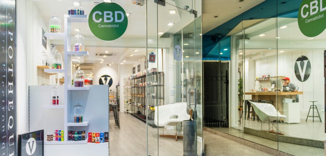 CBD Shops: Worauf soll man beim Kauf achten (Foto: AdobeStock - whyframeshot 363782201)