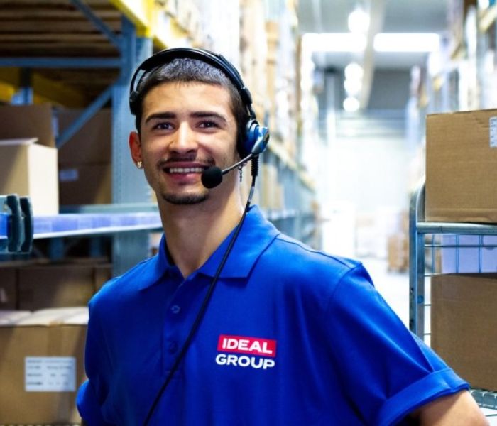 Mitarbeiter IDEAL GROUP Logistik (Foto: IDEAL-FullService GmbH)