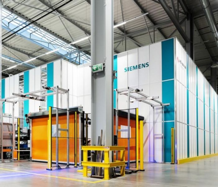 Pickroboterzelle und AutoStoreanlage von außen (Foto: HÖRMANN Intralogistics Solutions GmbH)